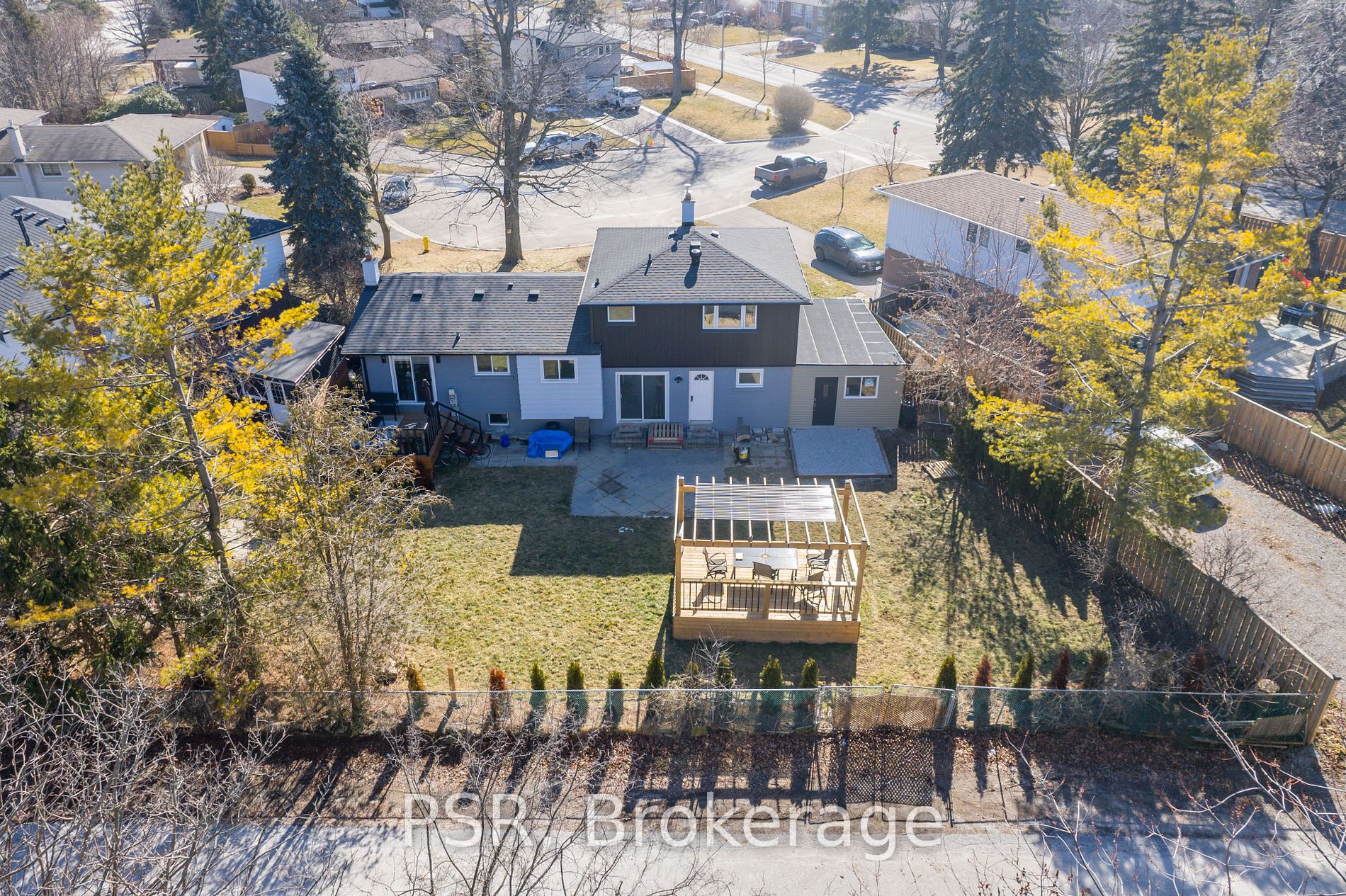 9 Farley Crt