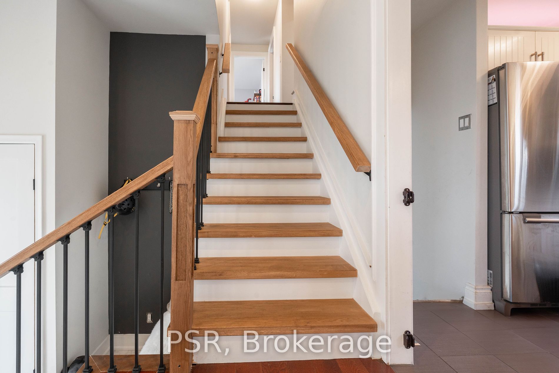 9 Farley Crt