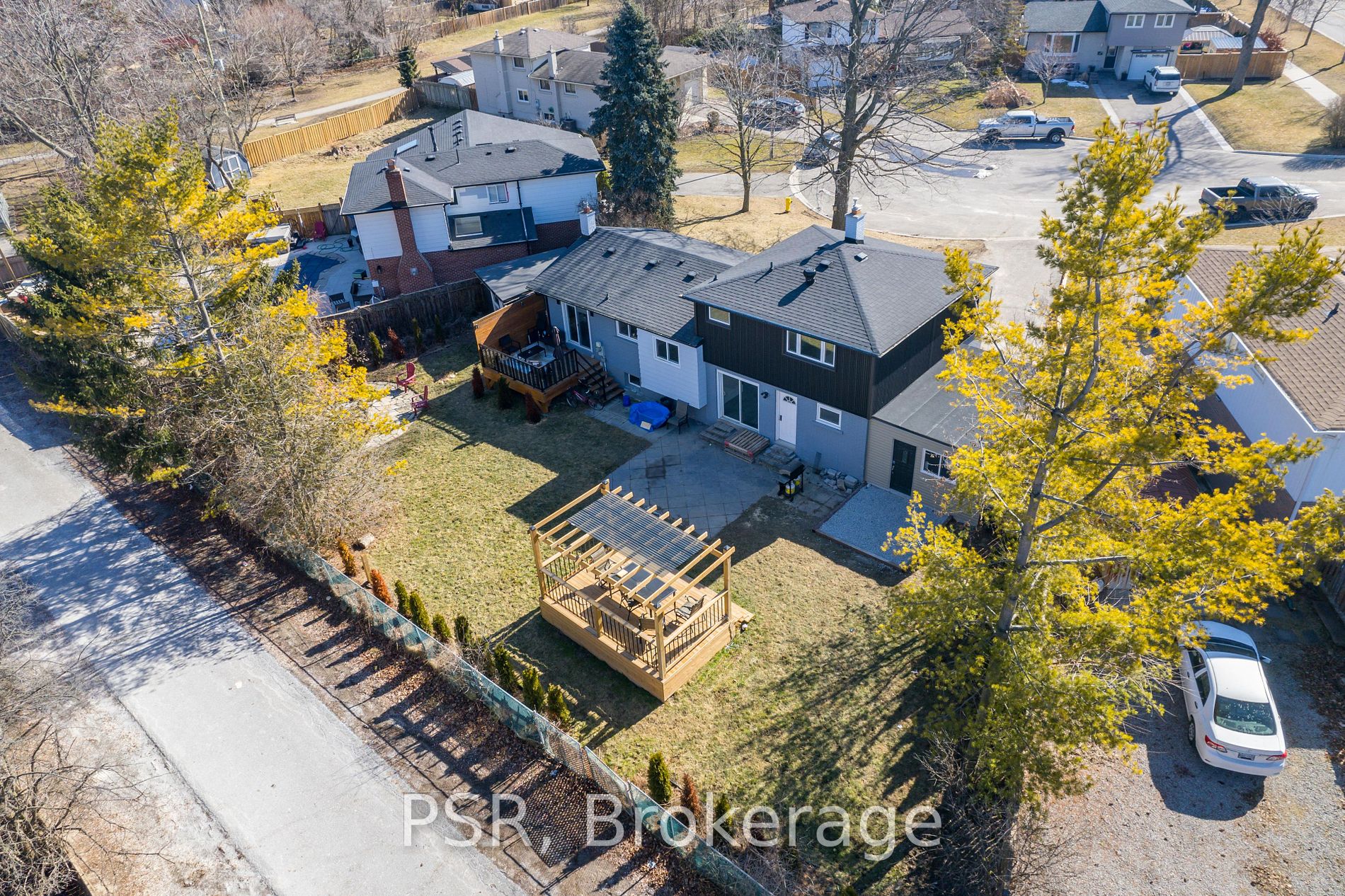 9 Farley Crt