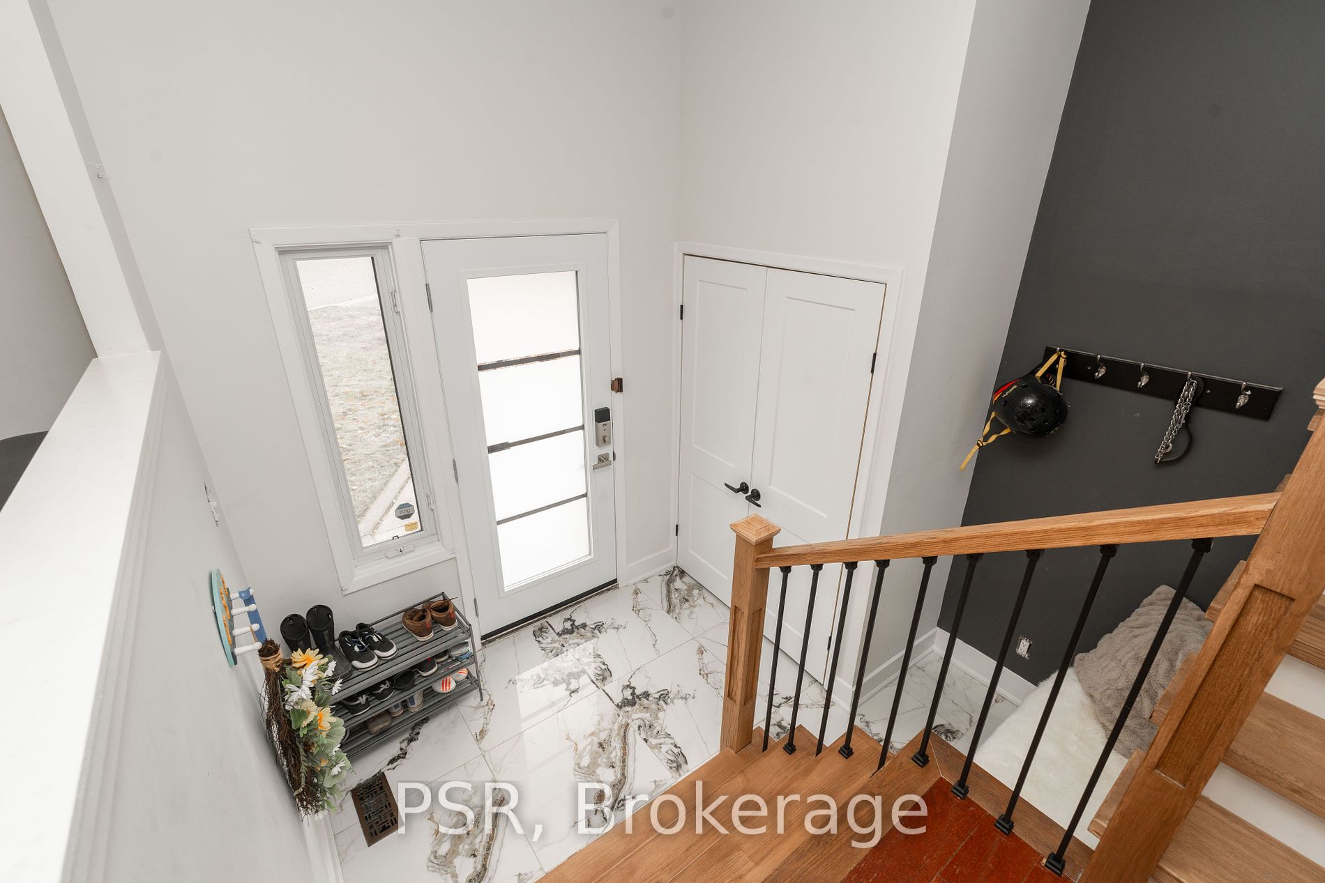 9 Farley Crt