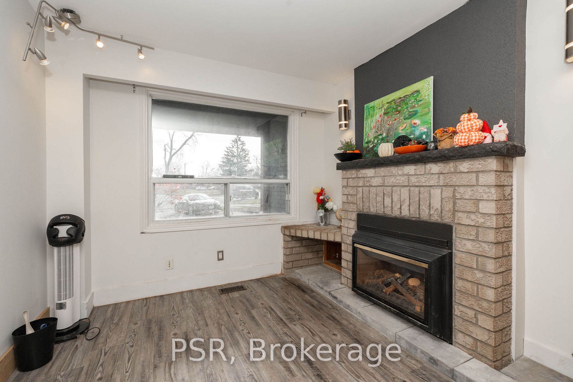 9 Farley Crt