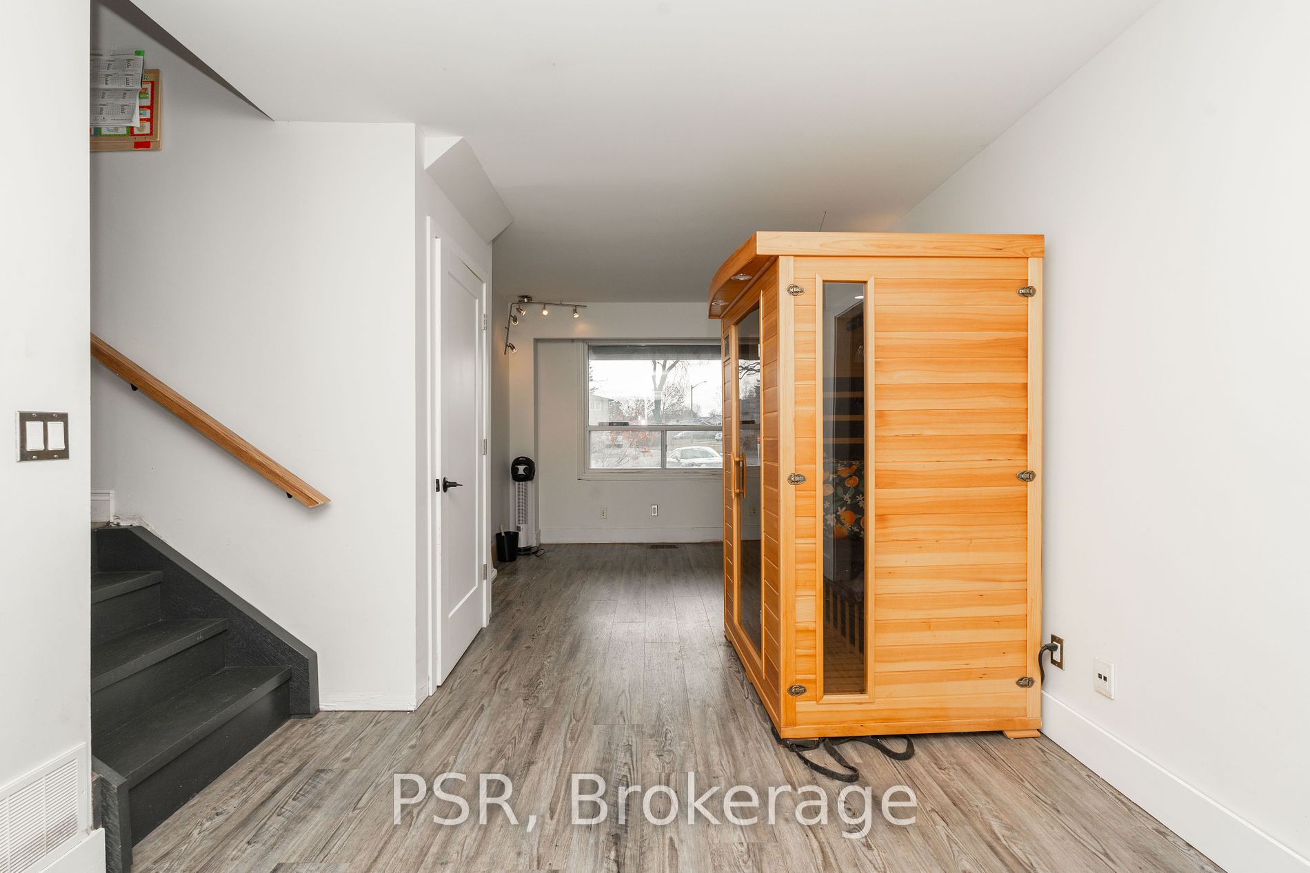 9 Farley Crt
