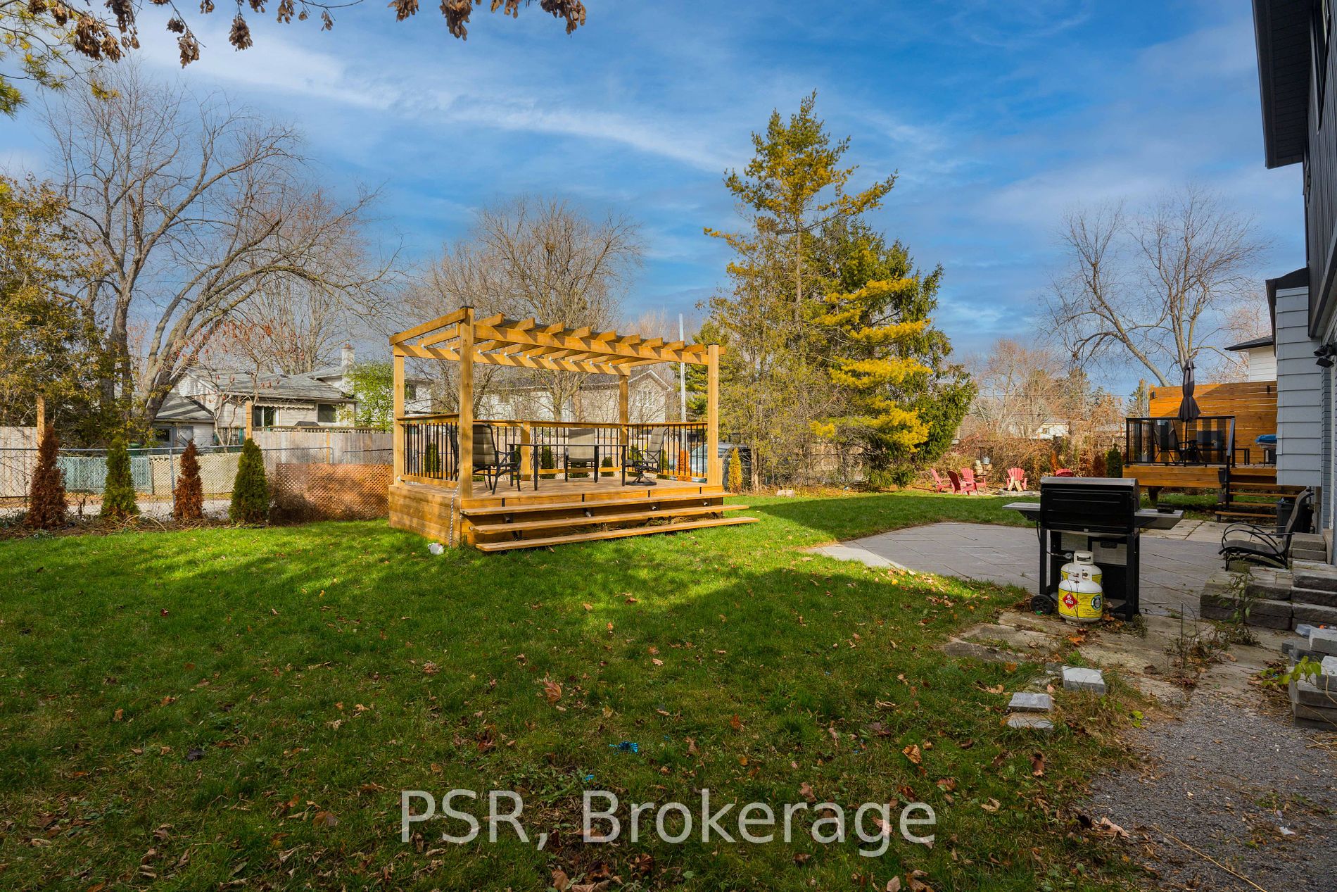 9 Farley Crt