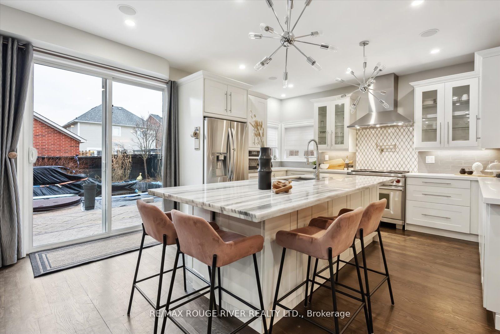 24 Knox Crescent