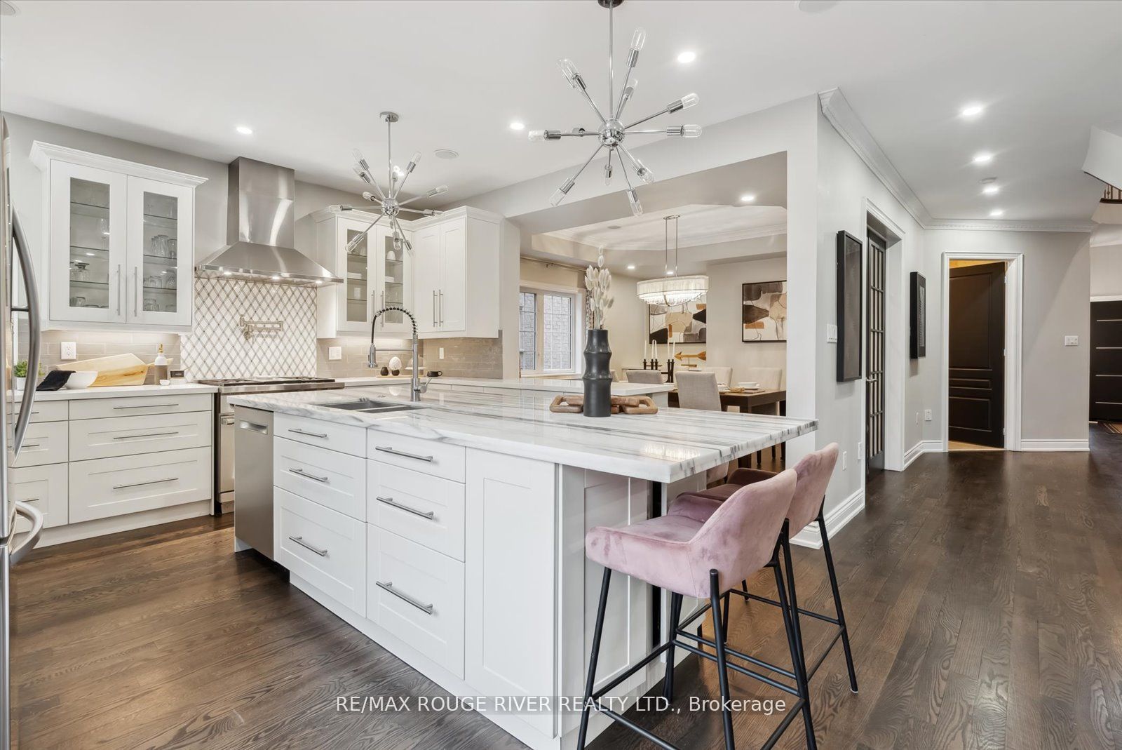 24 Knox Crescent