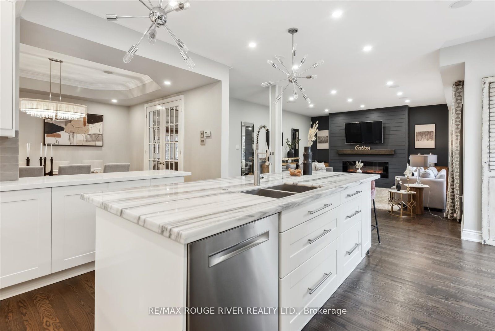 24 Knox Crescent