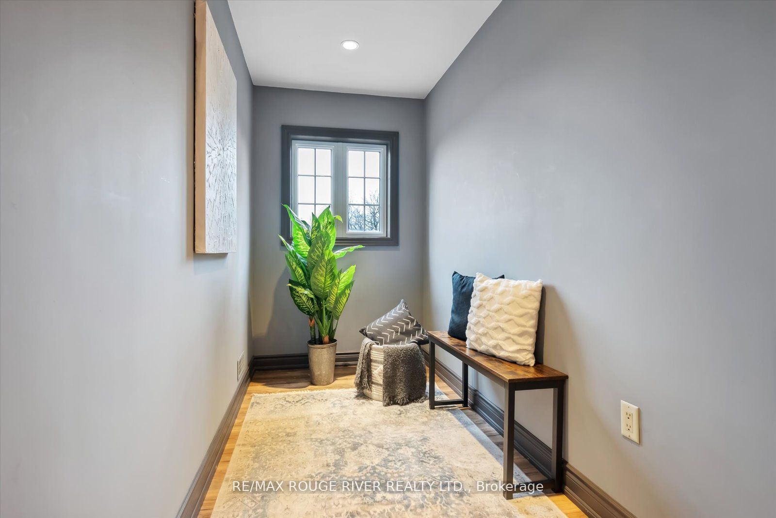 24 Knox Crescent