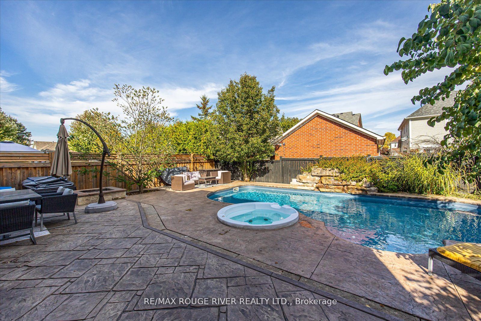 24 Knox Crescent