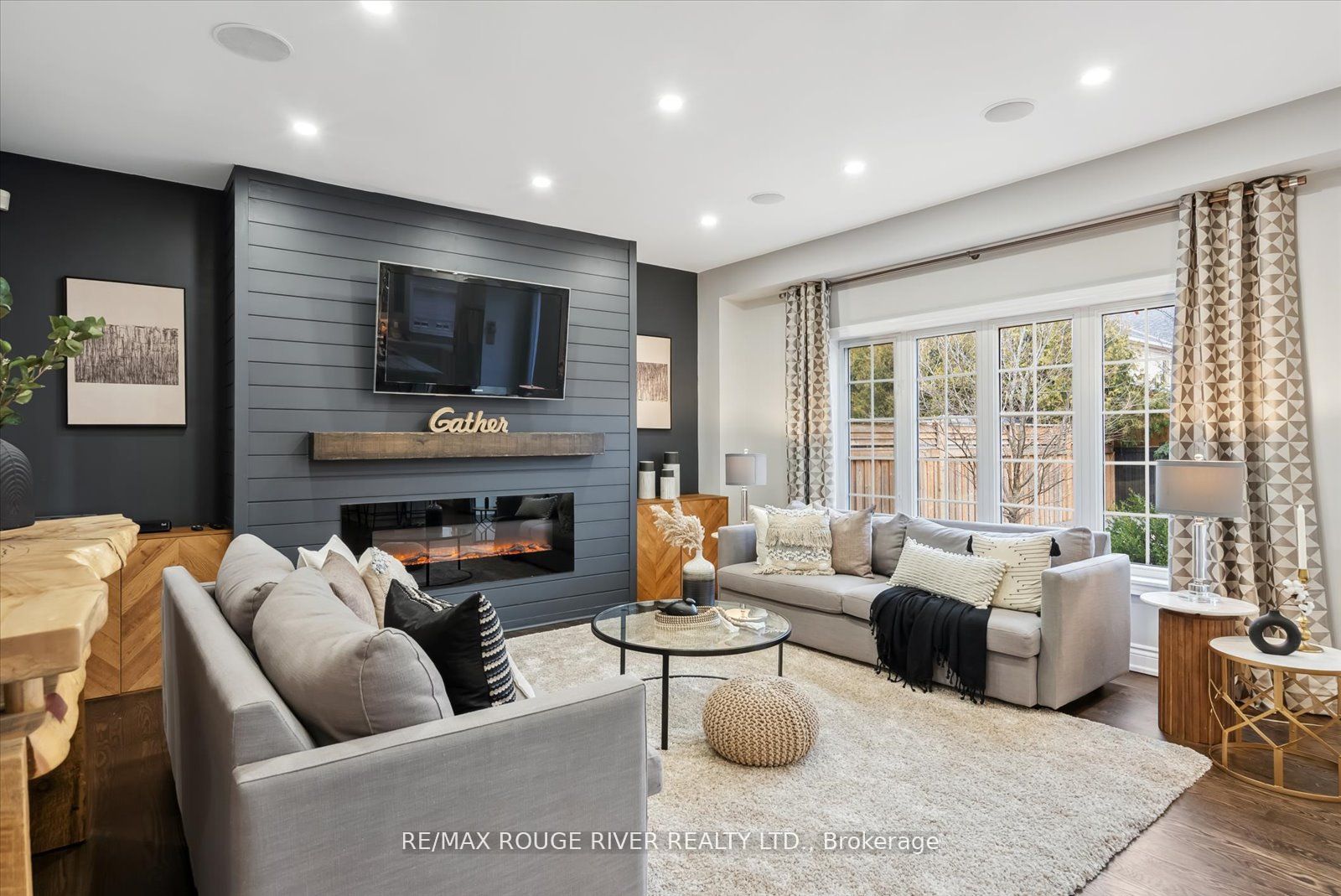 24 Knox Crescent
