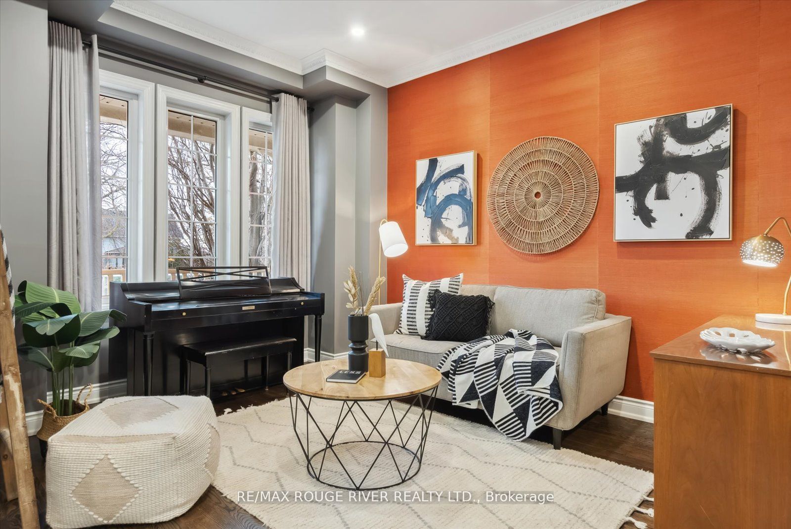 24 Knox Crescent