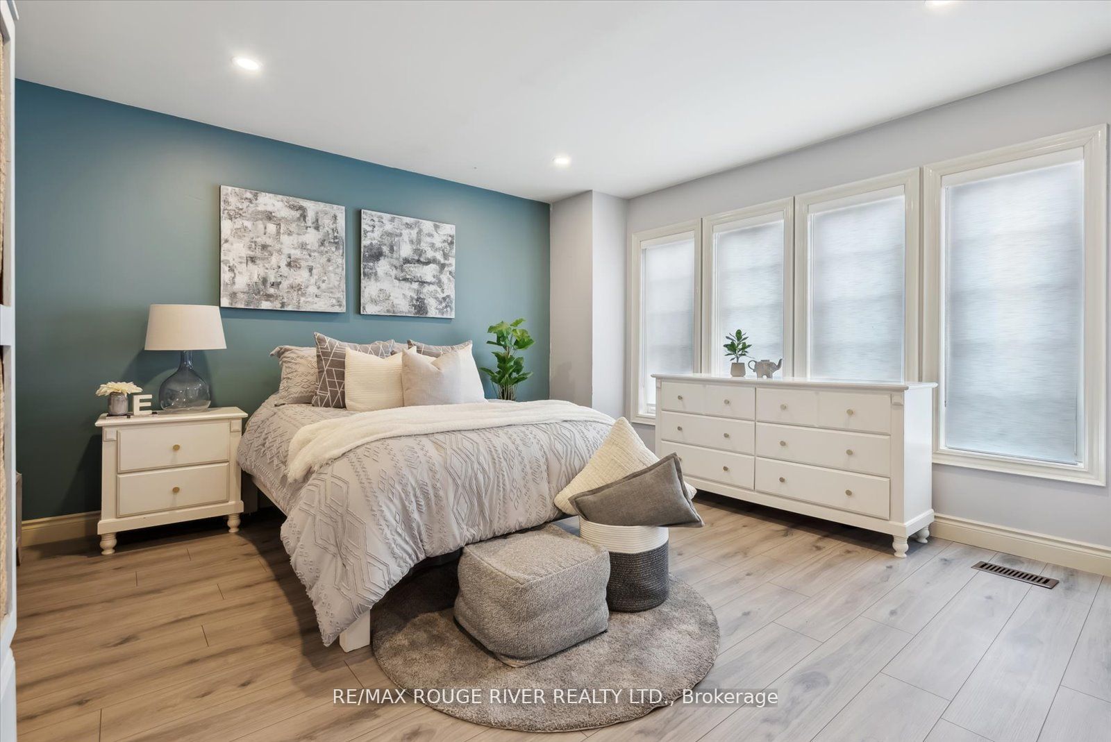 24 Knox Crescent
