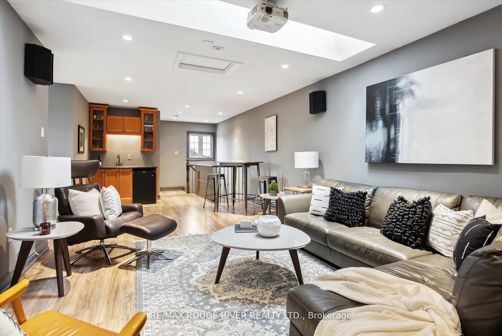 24 Knox Crescent