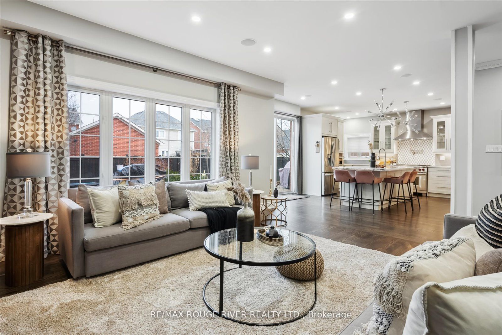 24 Knox Crescent