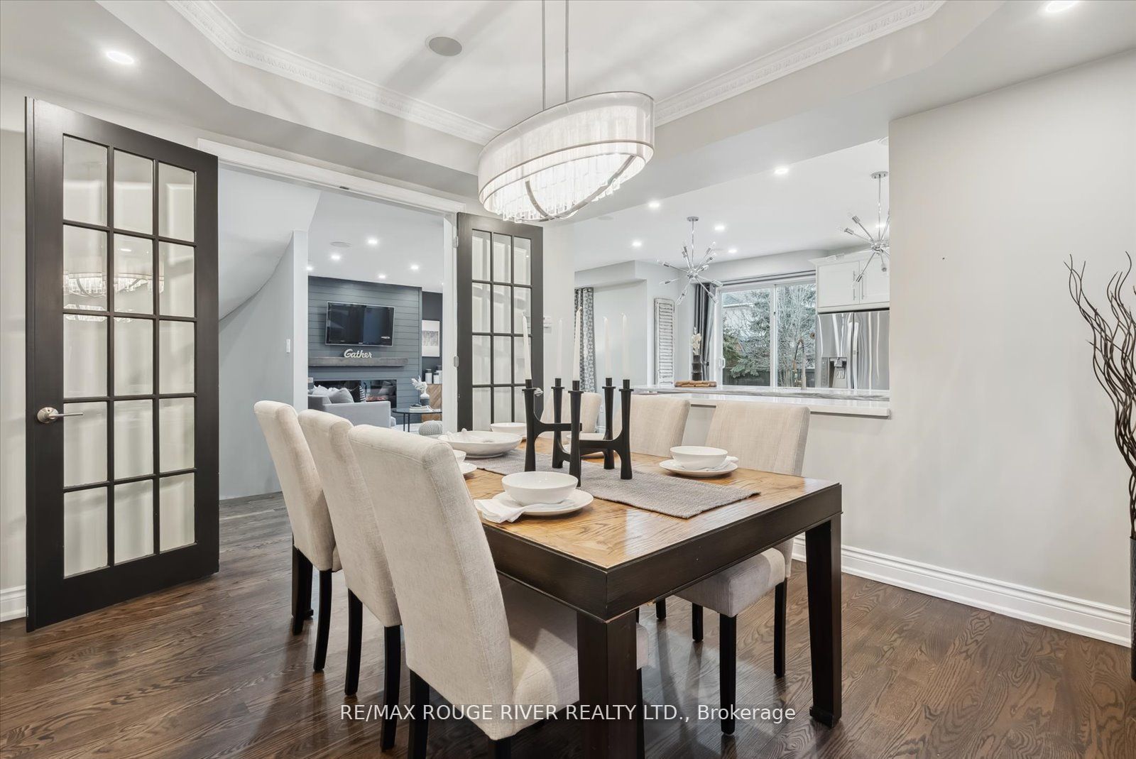 24 Knox Crescent