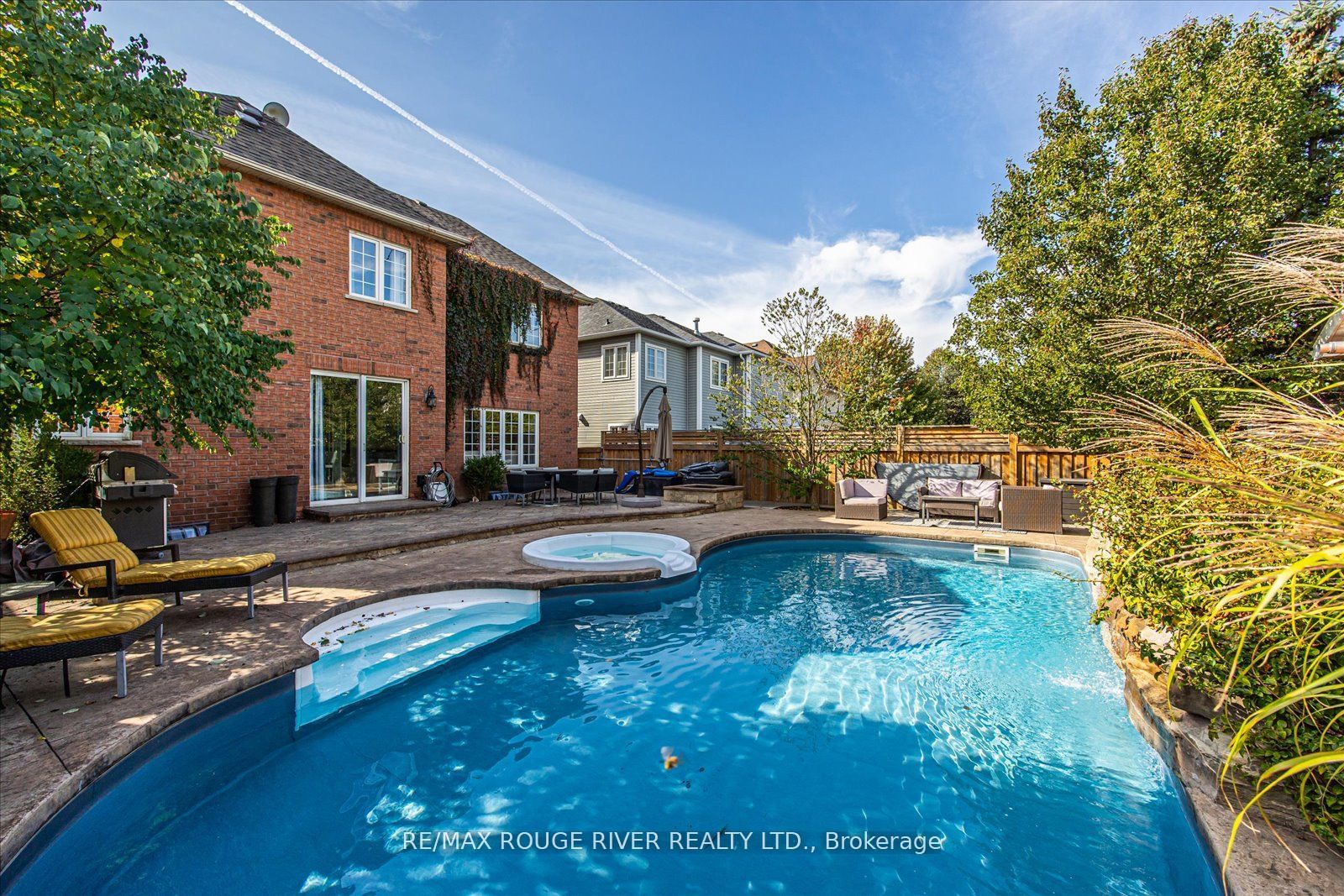 24 Knox Crescent