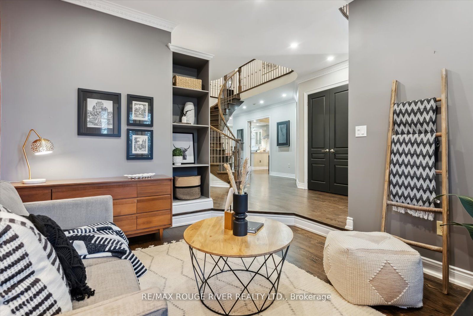 24 Knox Crescent