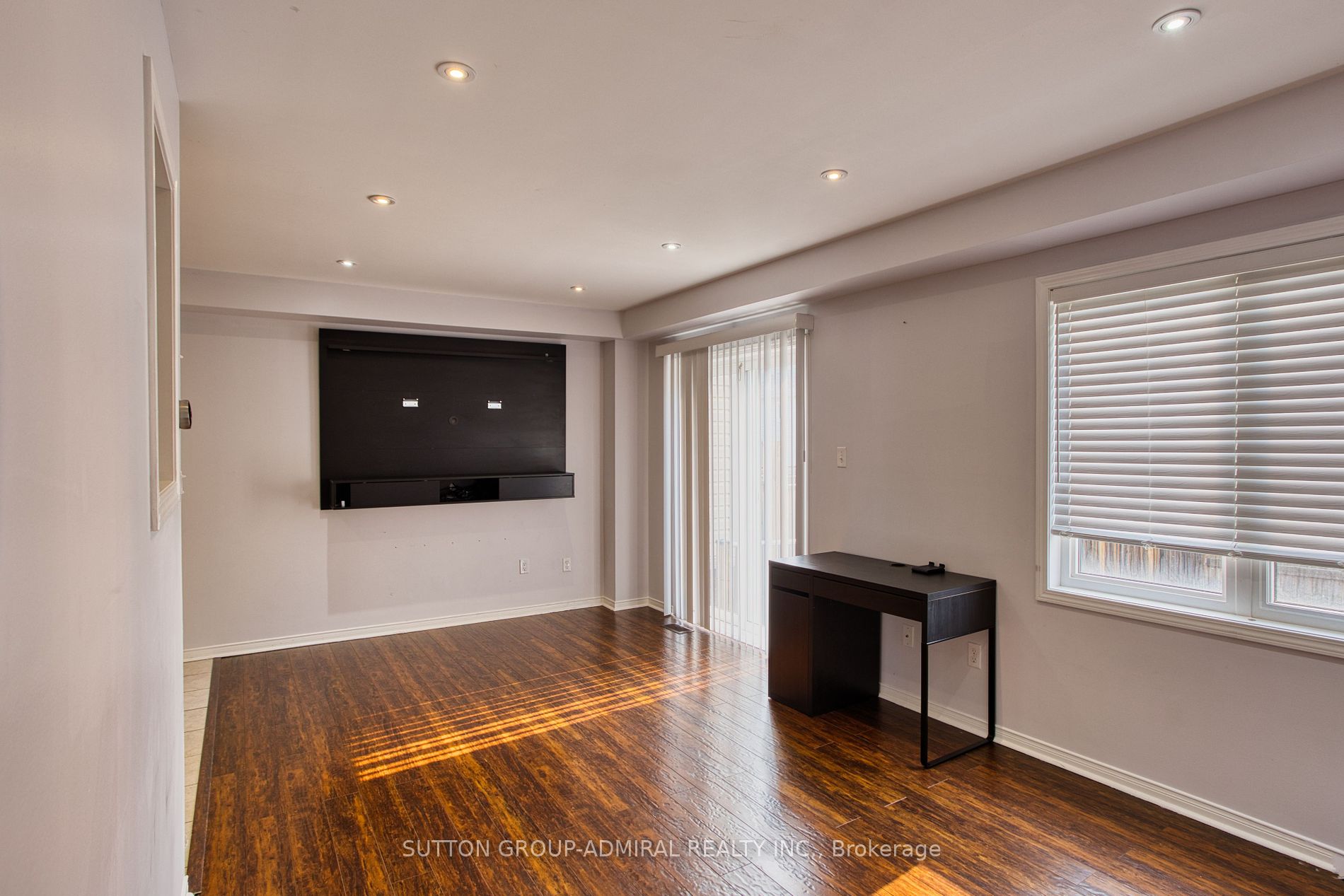 85 Sidney Rundle Avenue