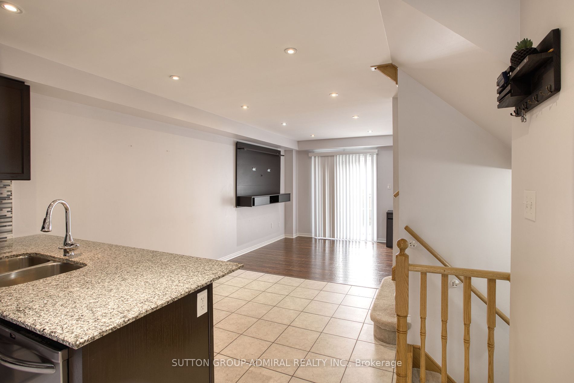 85 Sidney Rundle Avenue