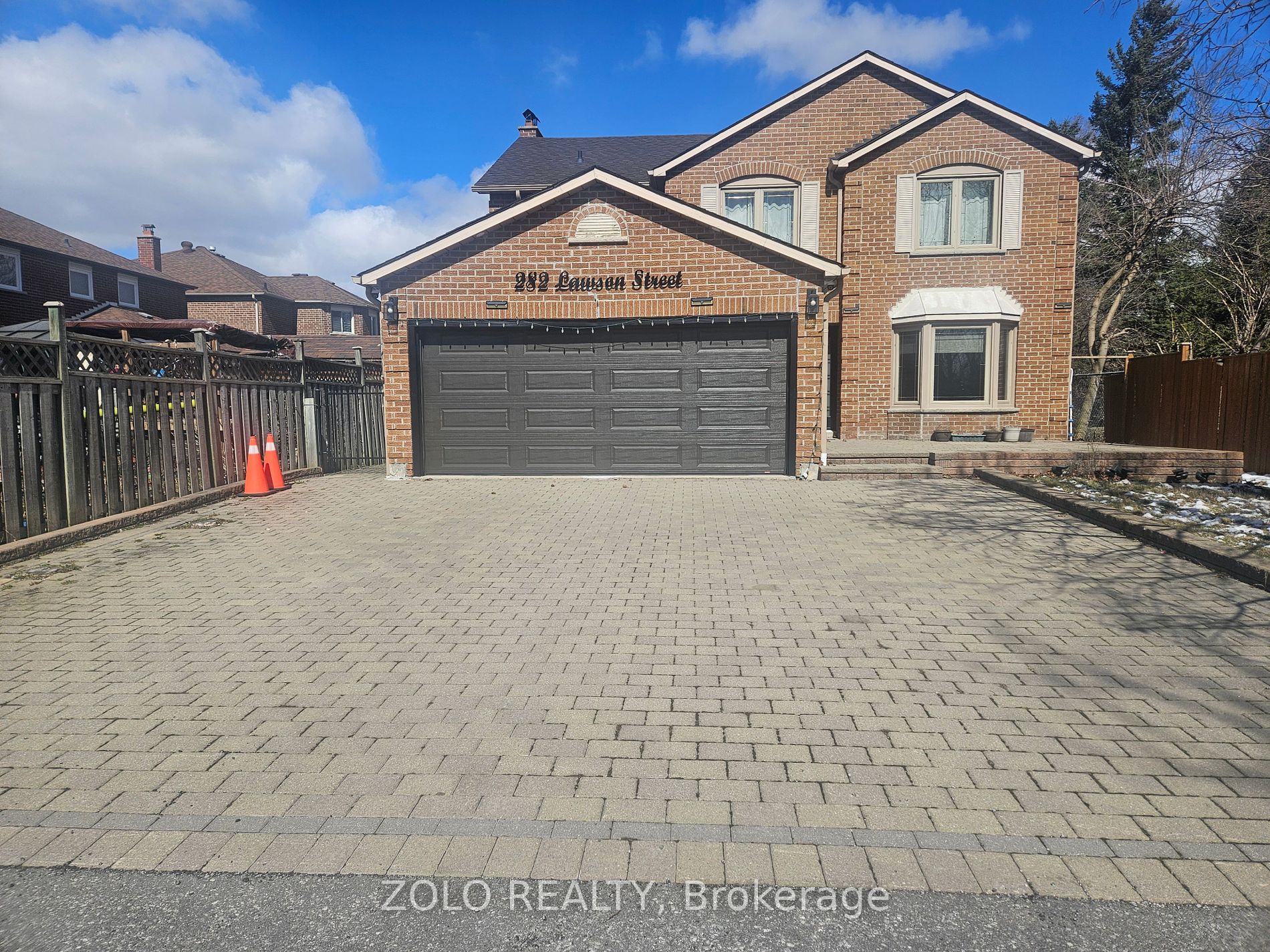 282 Lawson St