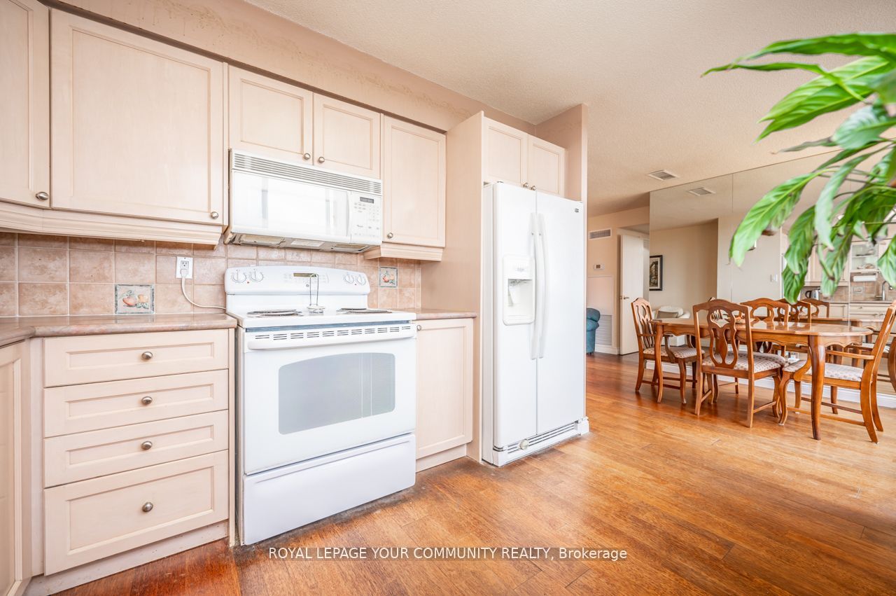 1665 Victoria Park Ave, #1106