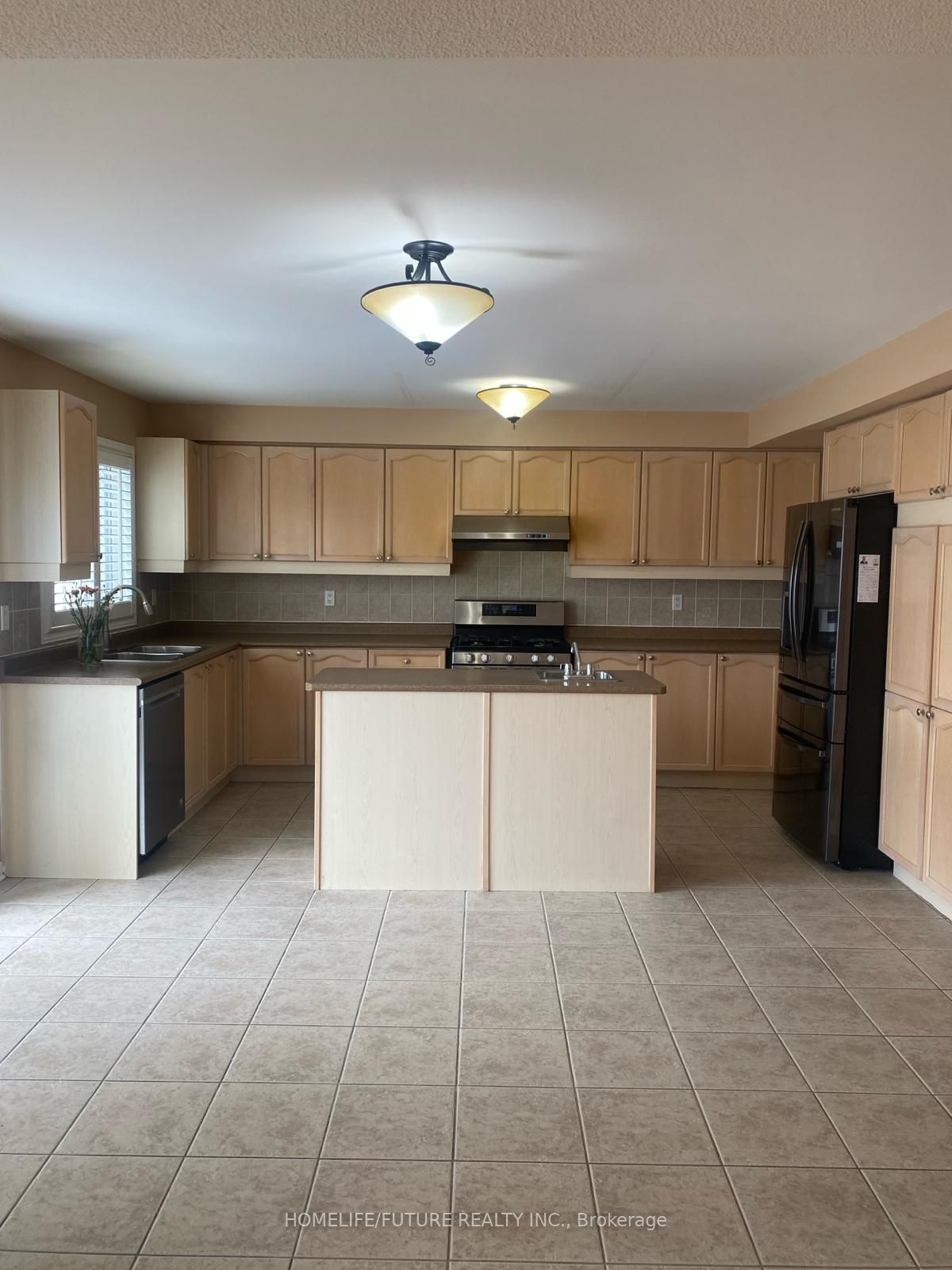 41 Hollier Dr