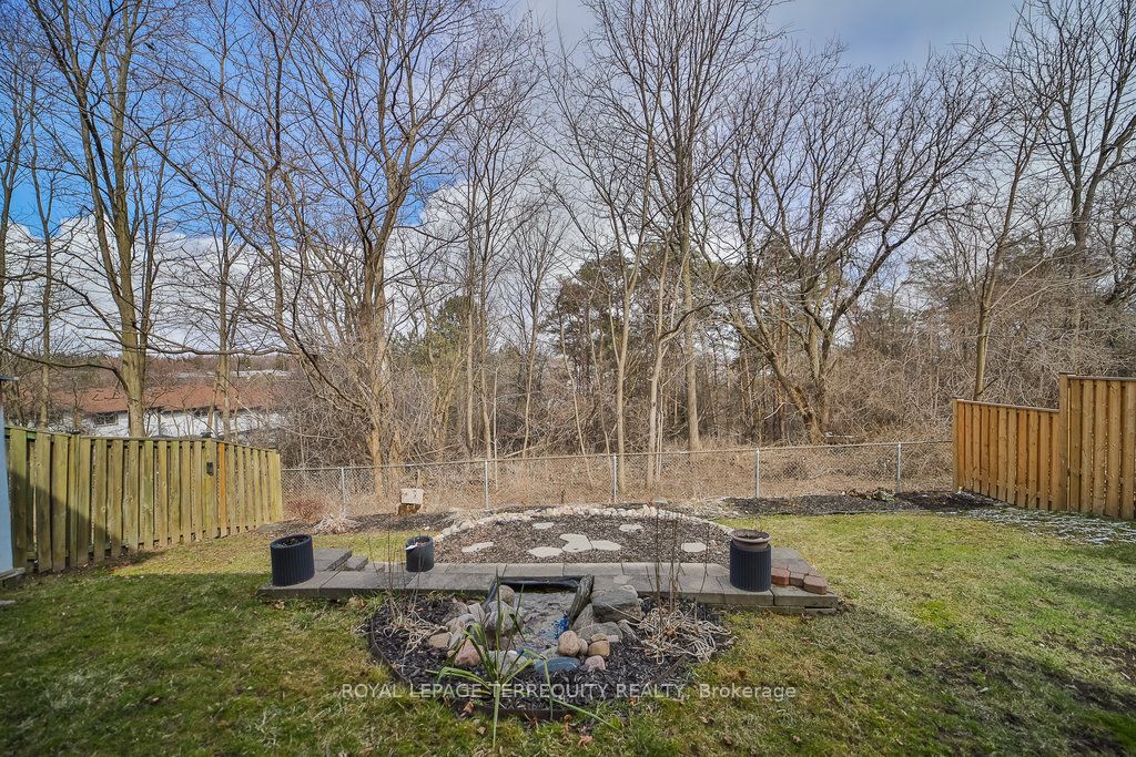 16 Mansfield Cres