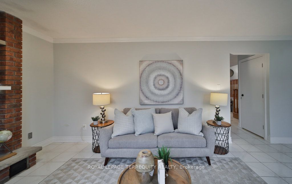 16 Mansfield Cres