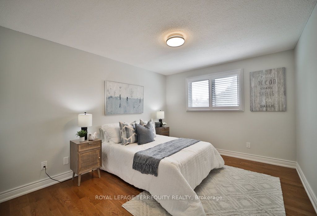 16 Mansfield Cres