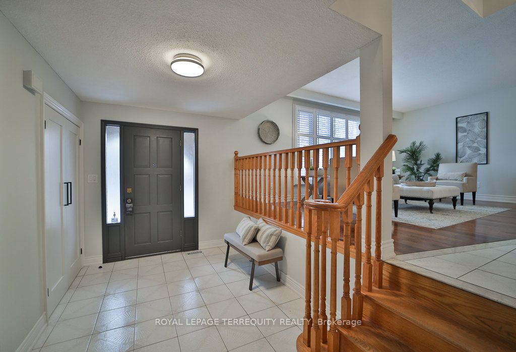 16 Mansfield Cres
