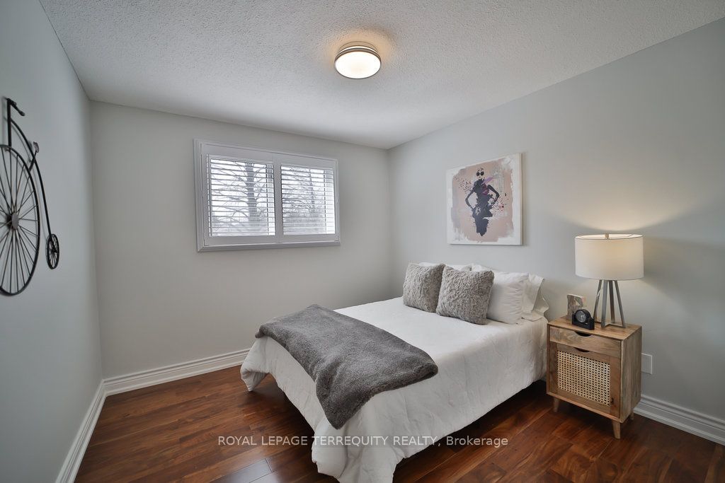 16 Mansfield Cres