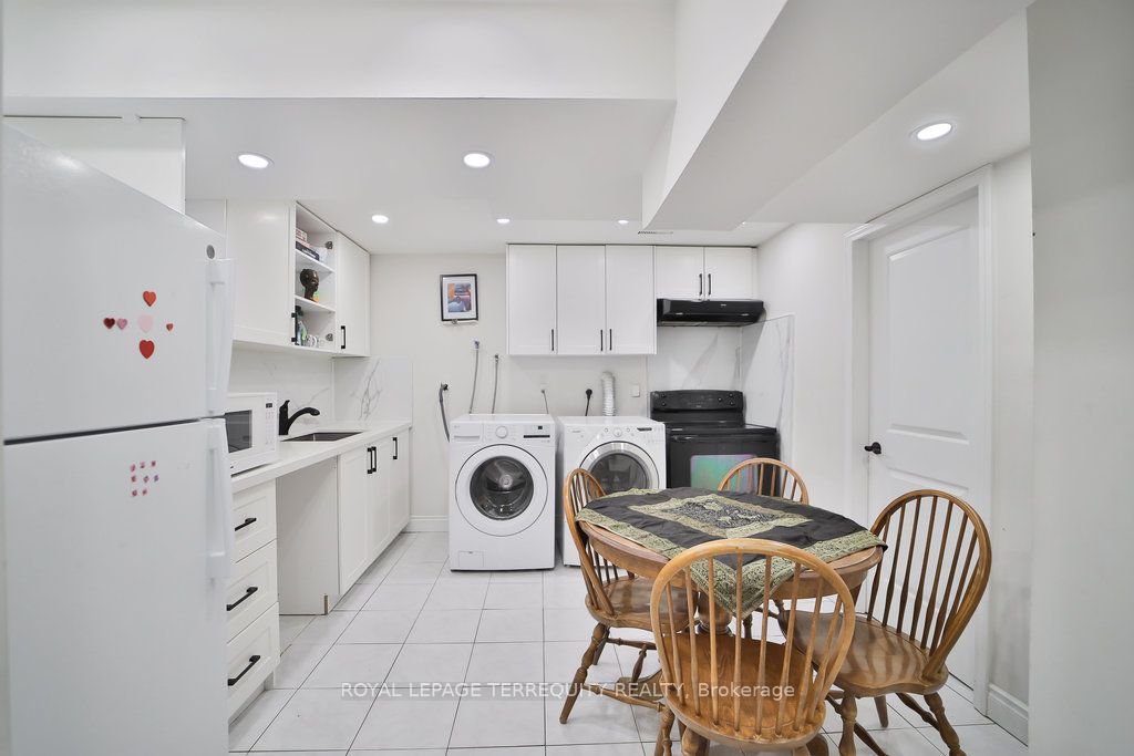 16 Mansfield Cres