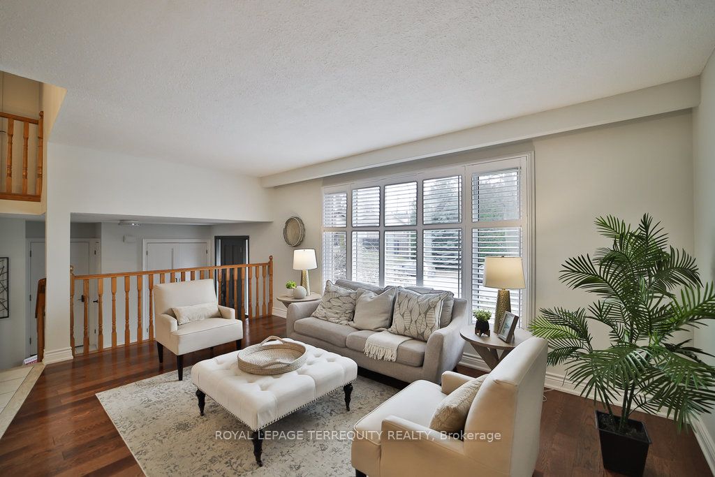 16 Mansfield Cres