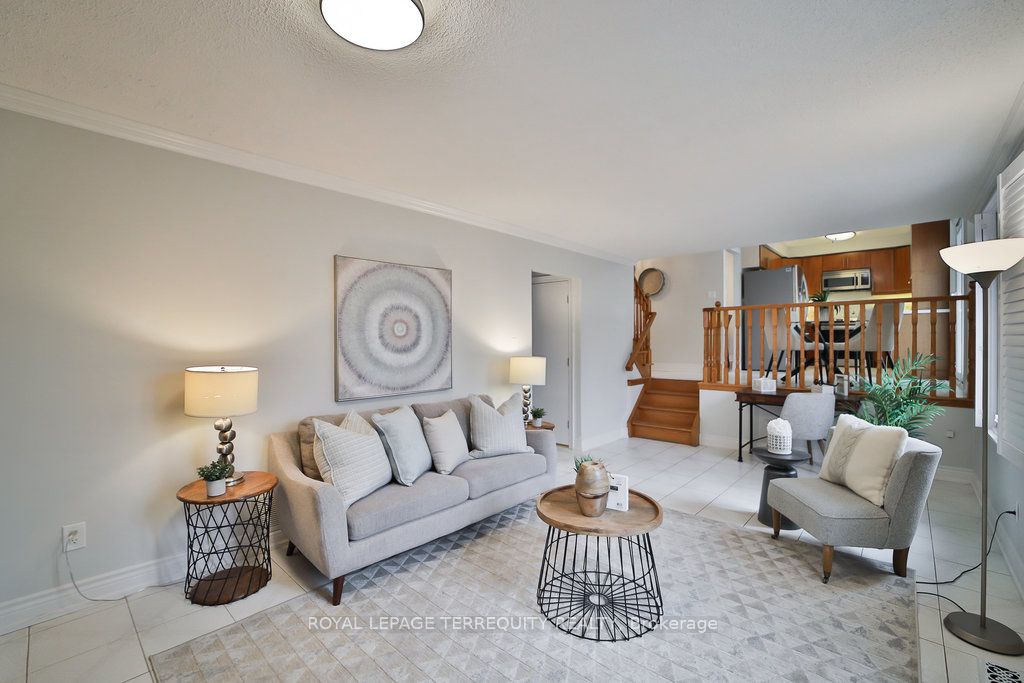 16 Mansfield Cres