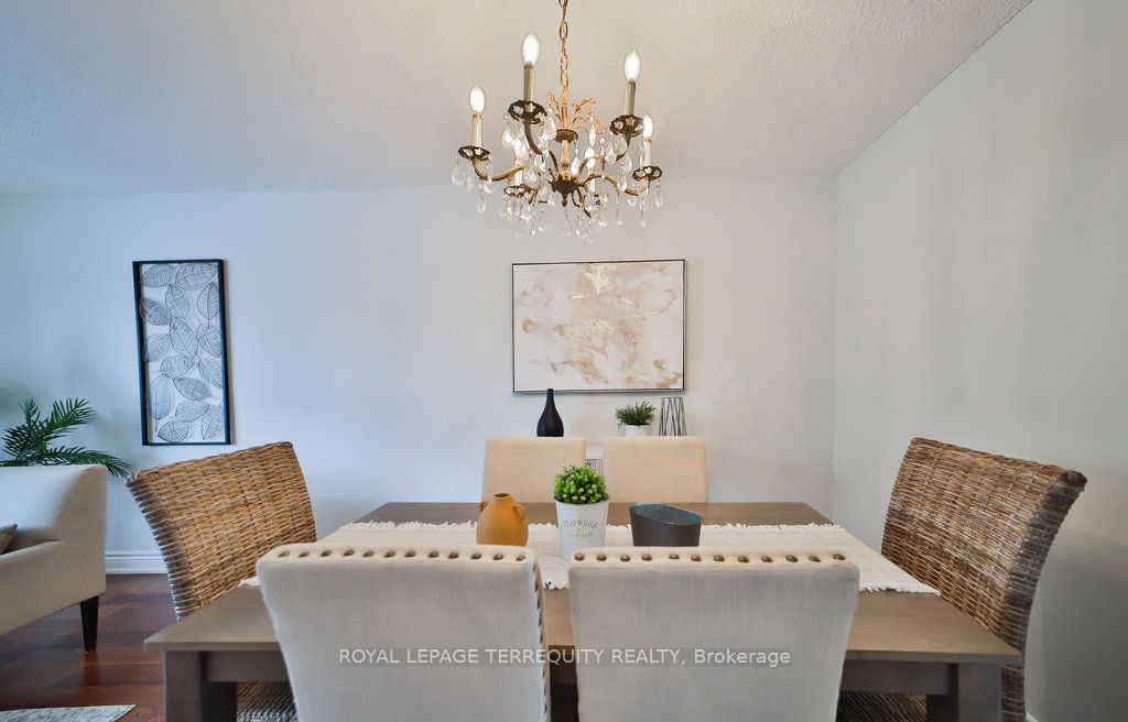 16 Mansfield Cres