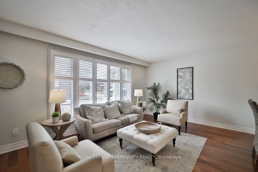 16 Mansfield Cres