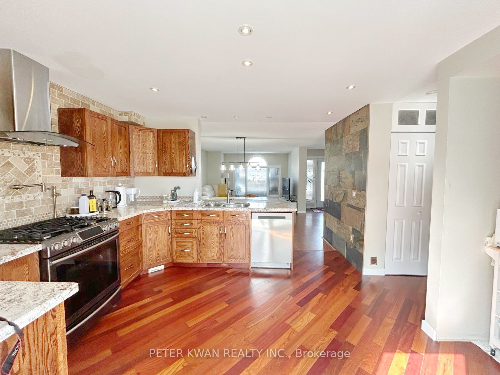 5 Church St