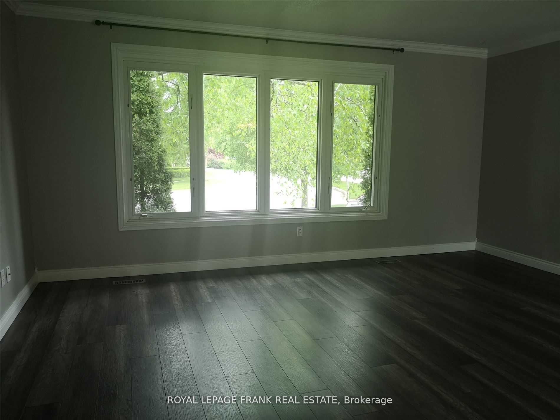 44 Deerpark Cres
