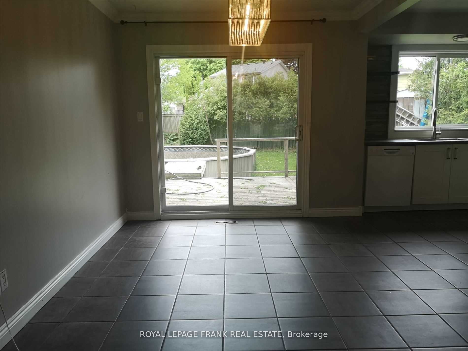 44 Deerpark Cres