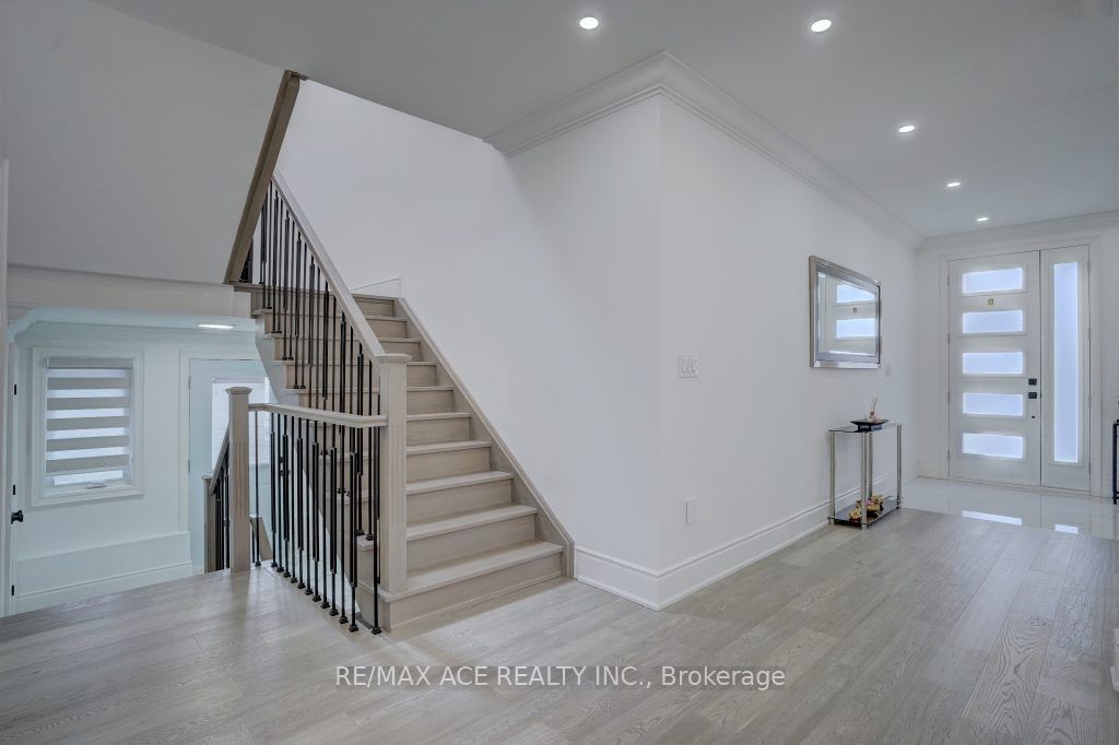 33 Maple St