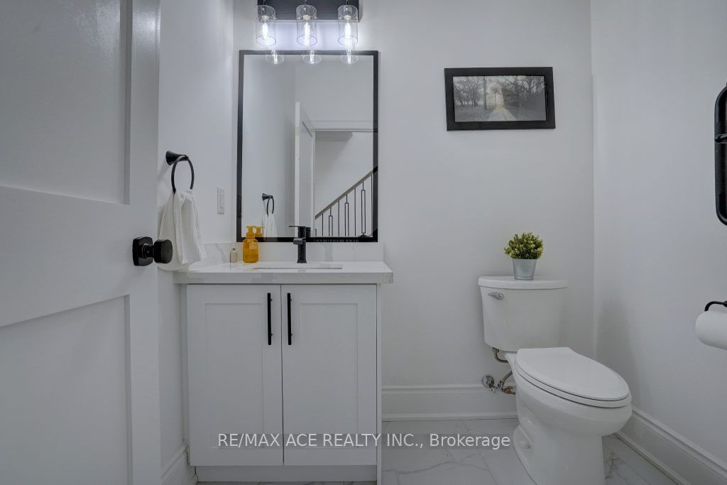 33 Maple St