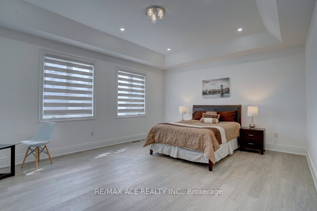 33 Maple St