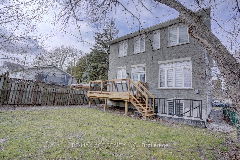 33 Maple St