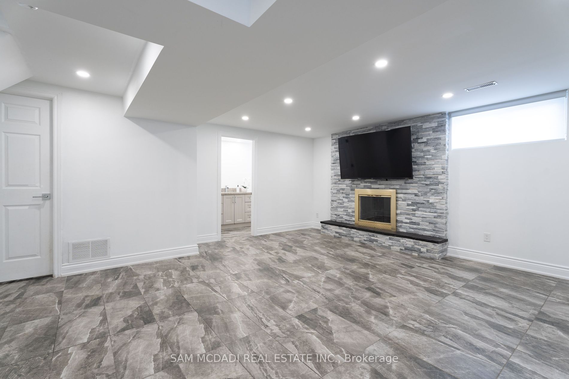 853 Sanok Dr