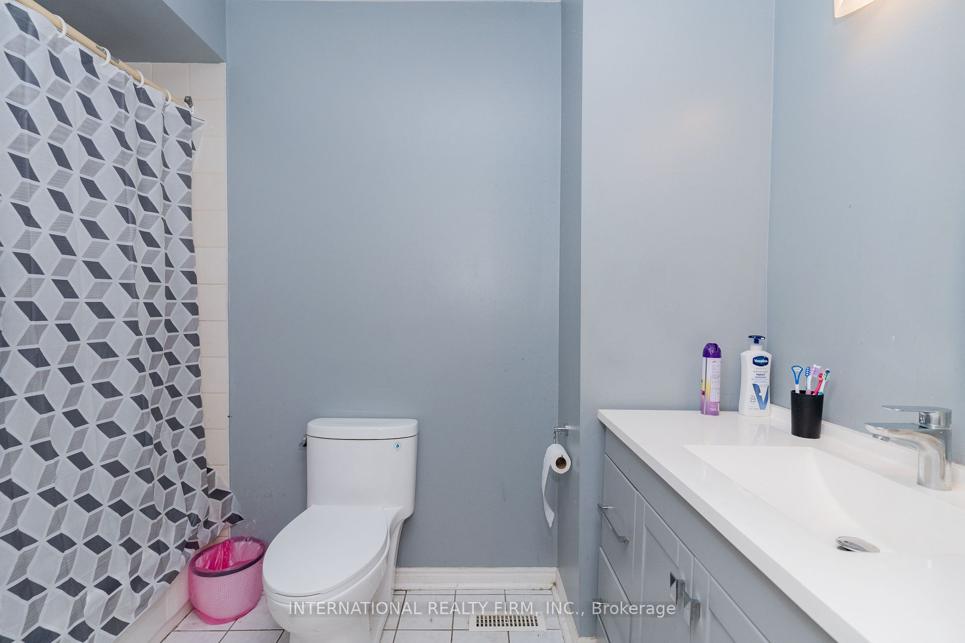 10 Bassett Blvd E, #174