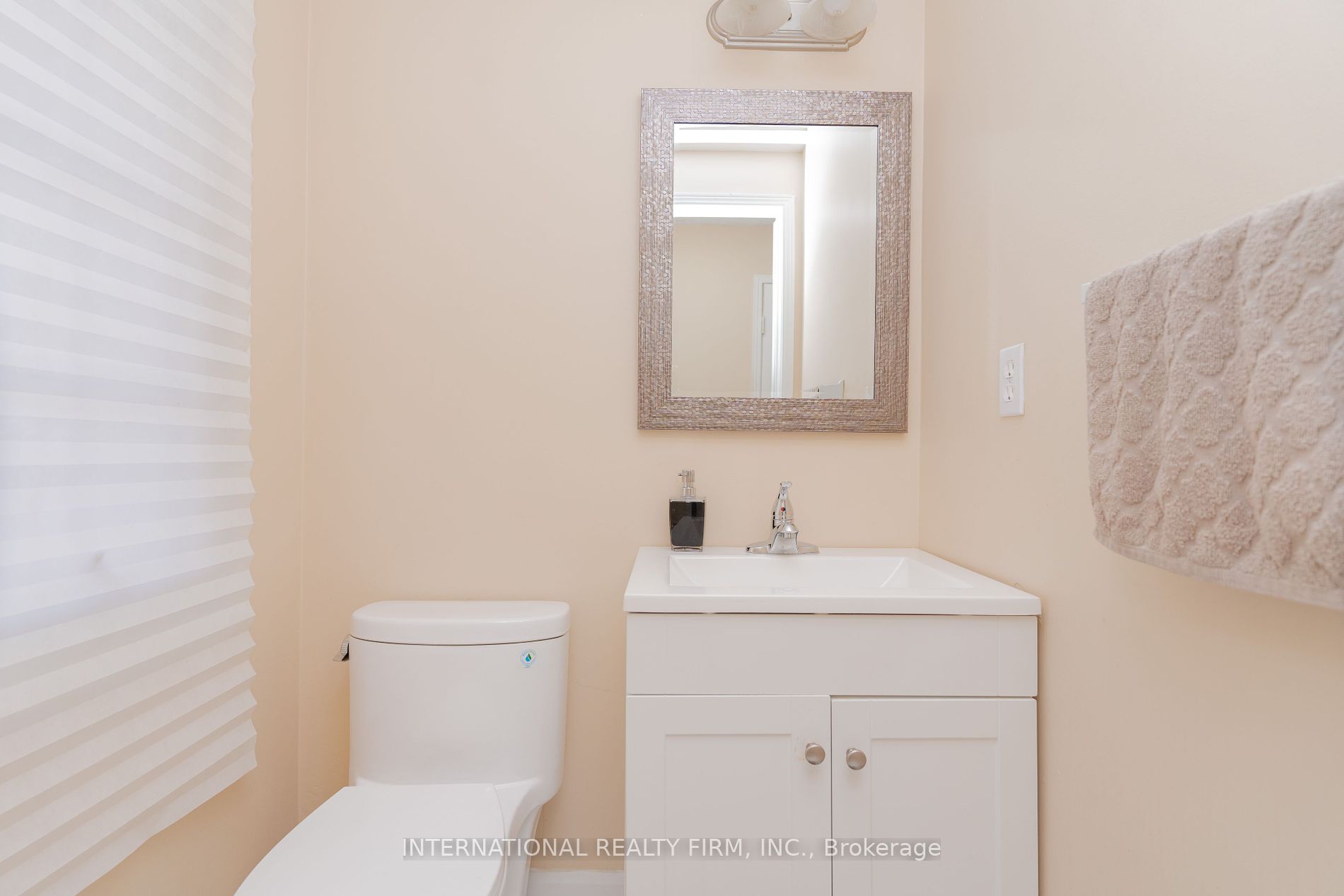 10 Bassett Blvd E, #174