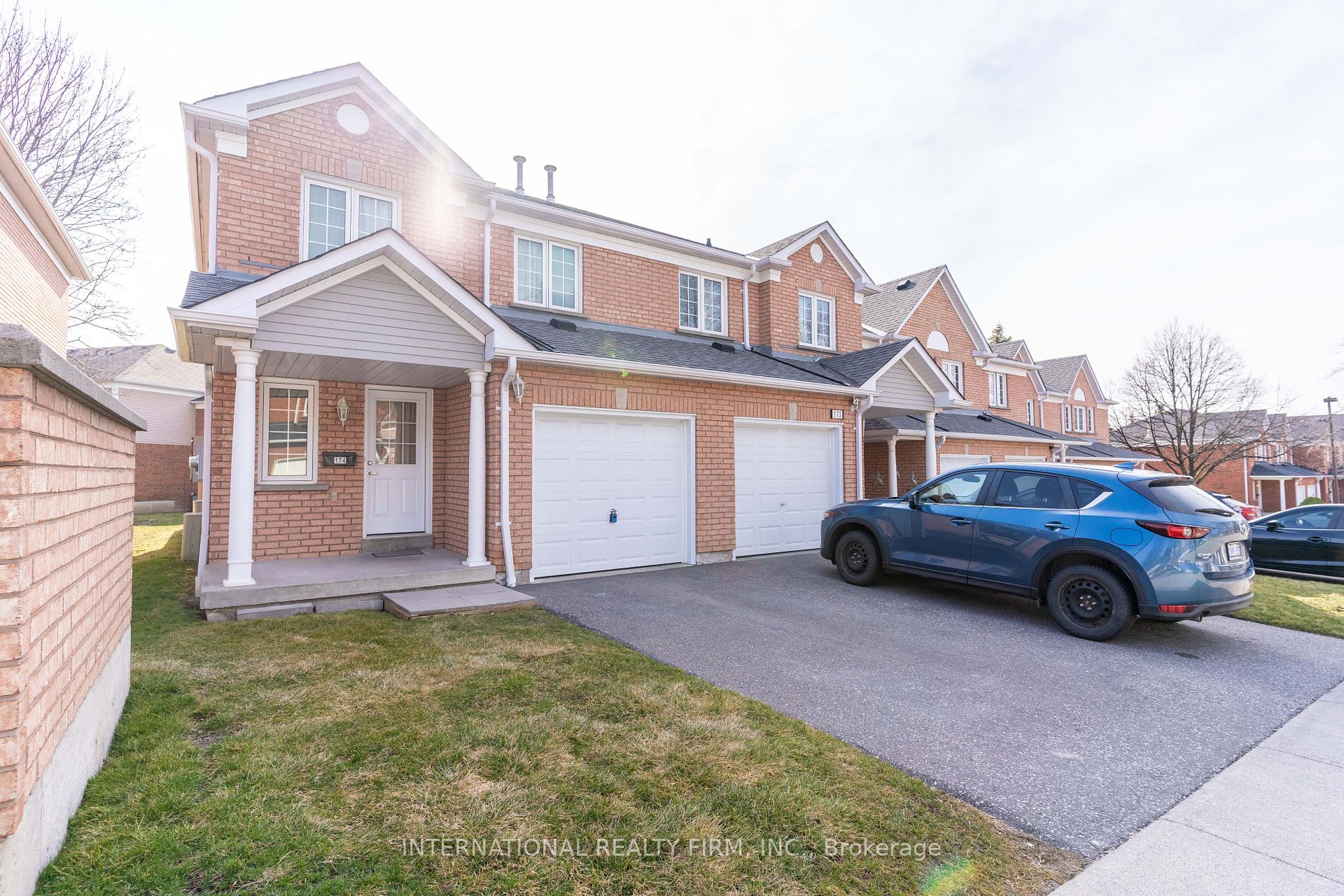 10 Bassett Blvd E, #174
