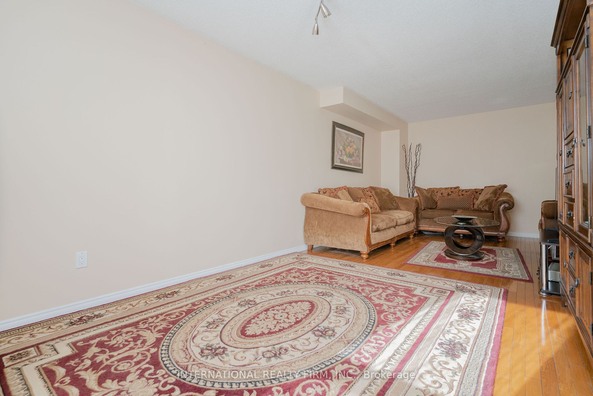 10 Bassett Blvd E, #174