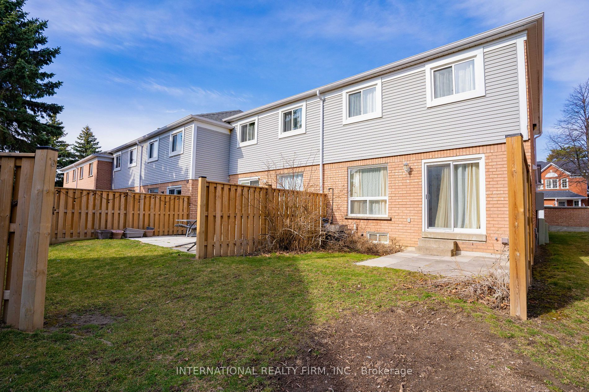 10 Bassett Blvd E, #174