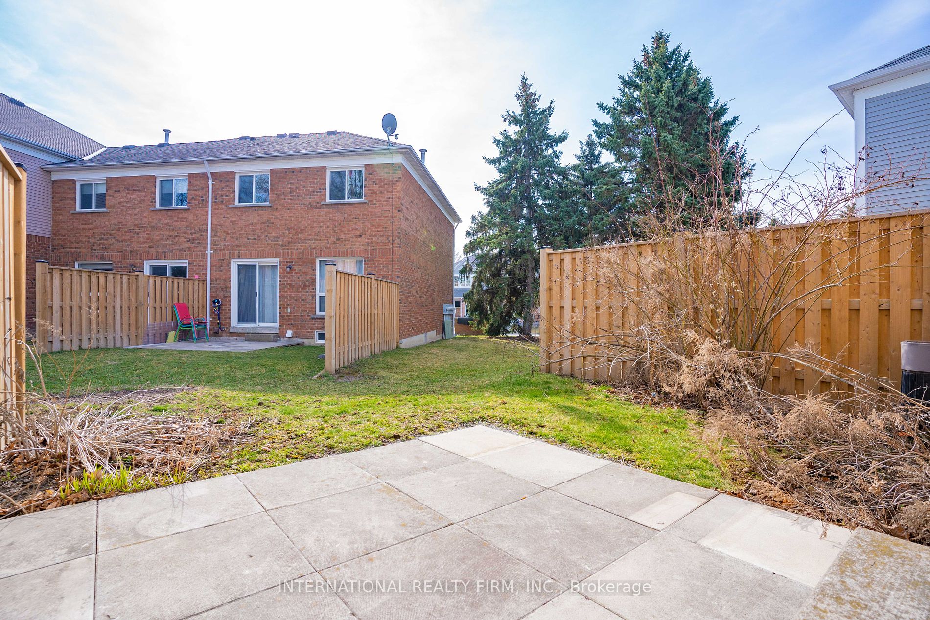 10 Bassett Blvd E, #174