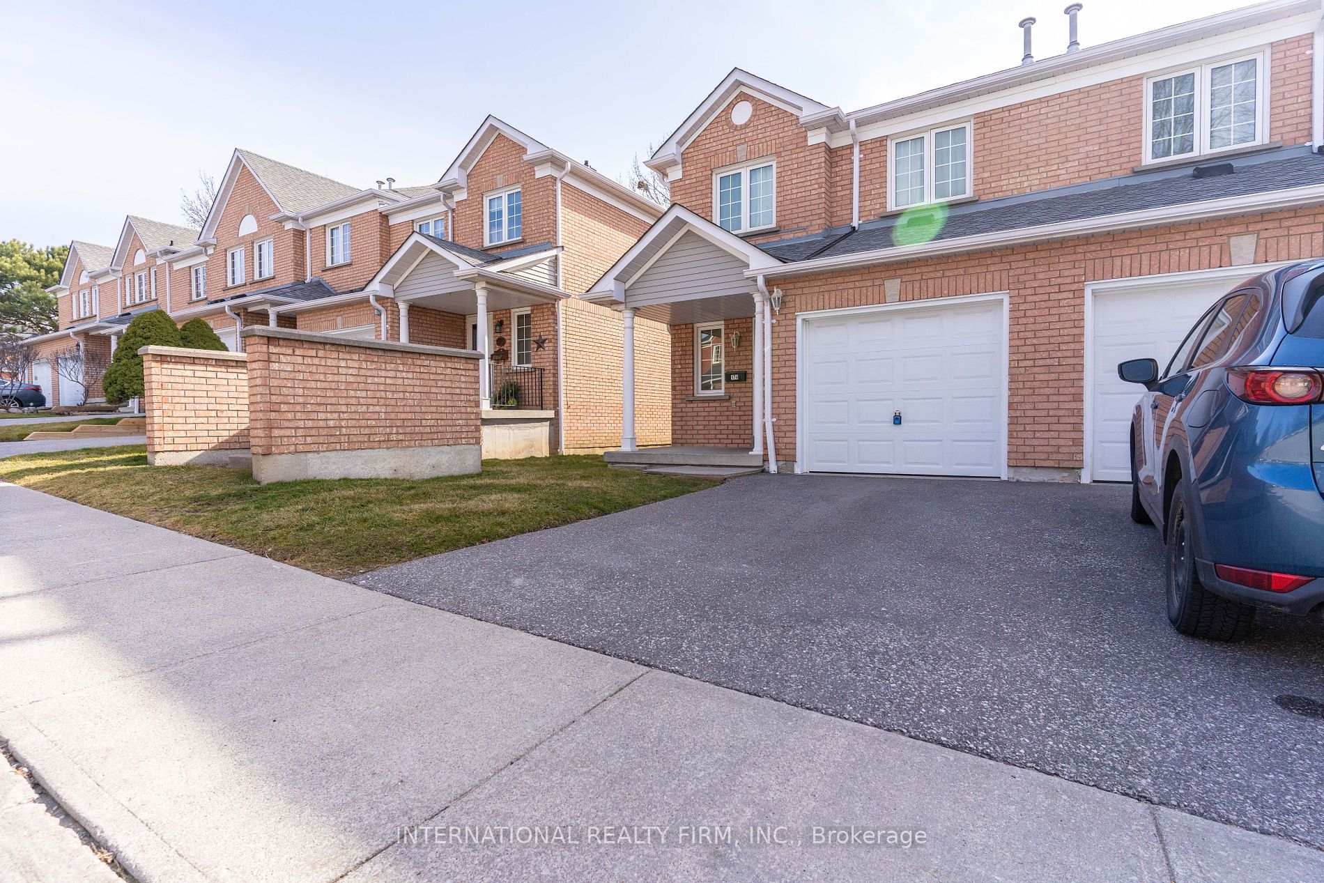10 Bassett Blvd E, #174